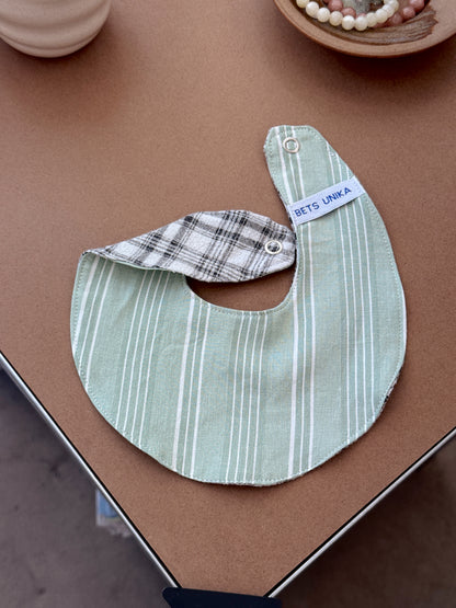 Bib / drool bib