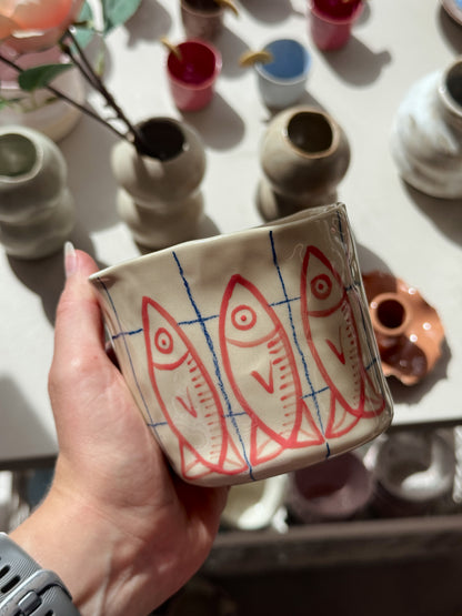 Cup with fish | With handle