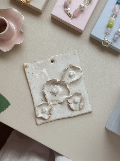 Relief | Vægophæng