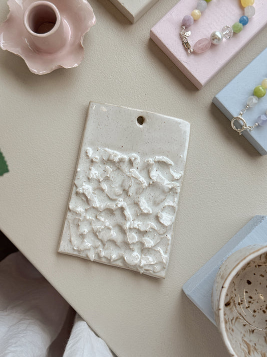 Relief | Vægophæng