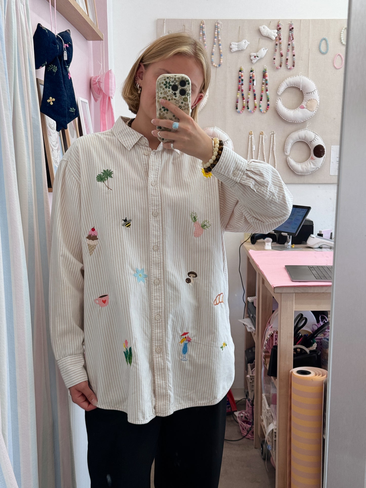 Skjorte m. broderi | Medium