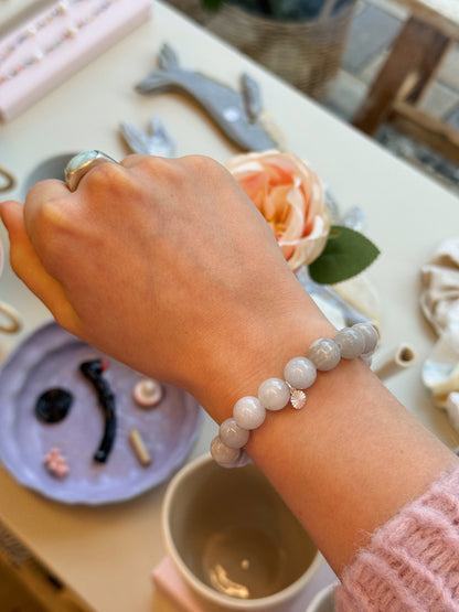 Armbånd m. natursten | Lys grå