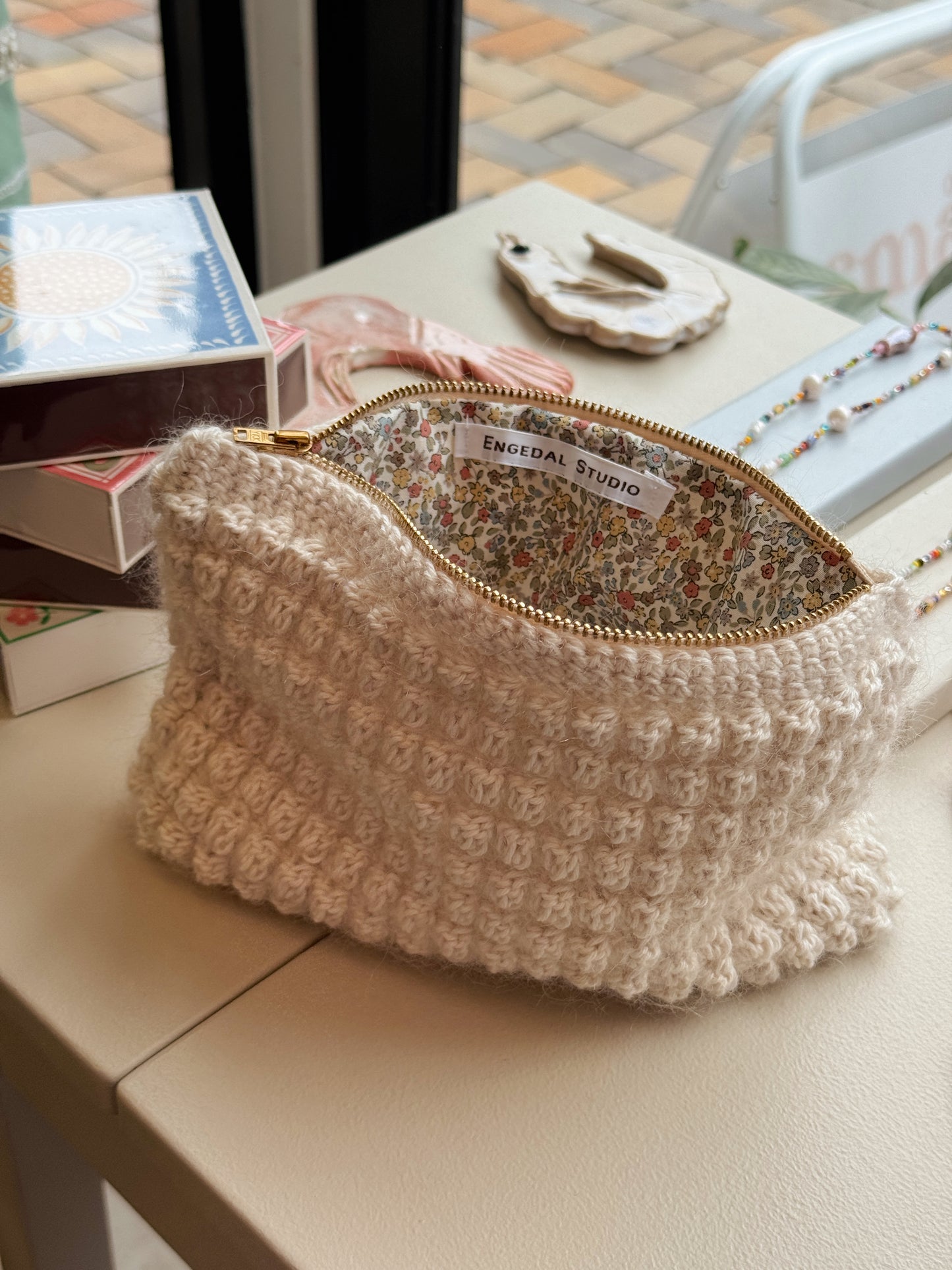 Bubble Clutch, standard | Offwhite