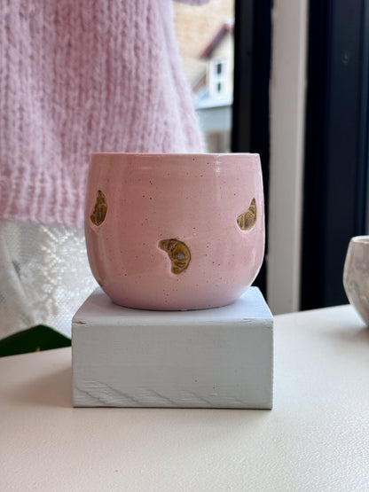 Croissant cup without handle